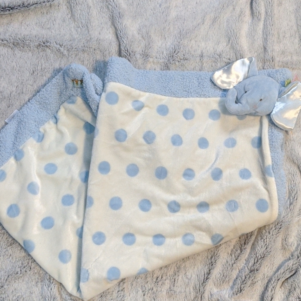 Elephant and Polk a dot blanket